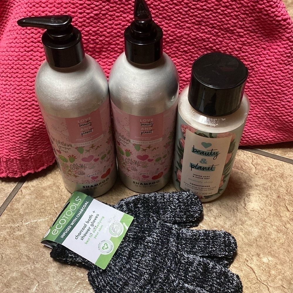 Love Beauty & Planet Shampoo & Conditioner Bundle Vegan Unisex